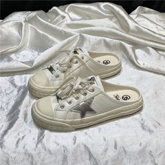 ネットセレブと同じスタイルの包頭ハーフスリッパ、女性用、香港スタイルのレトロなダーティーシューズ、ソフトレザー、2025新しいスタイル、フラットソール、カジュアルトレンド