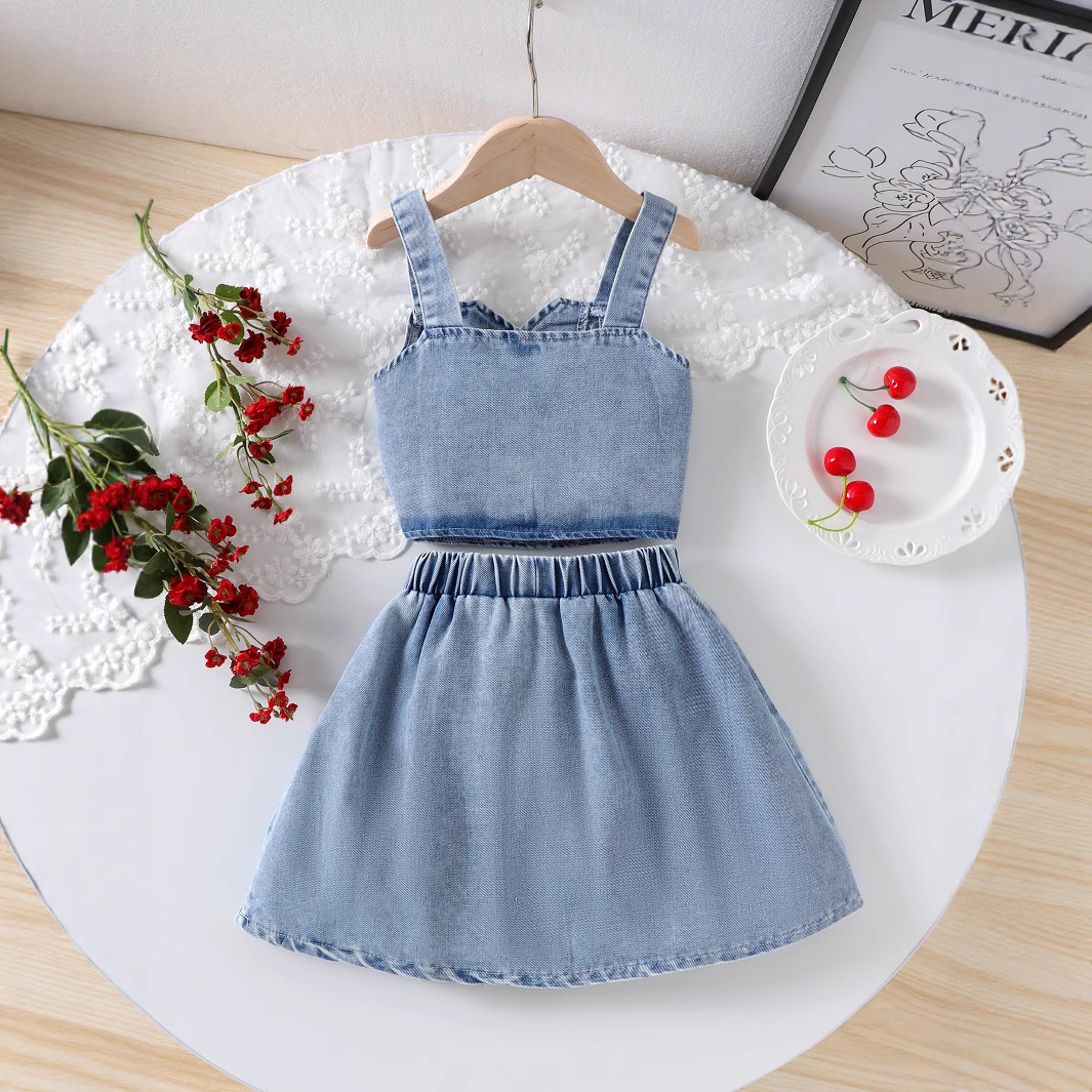 Zweiteiliges Sommer-Set aus besticktem Denim im europäischen und amerikanischen Stil, bestehend aus einem einreihigen Tanktop und einem Rock, für Kleinkinder (3-7 Jahre)._voghion.com
