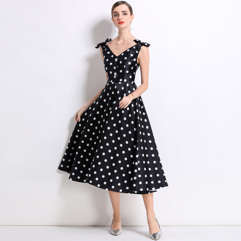 Real Shot of Hepburn-Style Heavy-Duty Three-Dimensional Bow-Knot Diamond Collar Large Hem Dress with Breast Pads Real Shot of Hepburn-Style Heavy-Duty Three-Dimensional Bow-Knot Diamond Collar Large Hem Dress with Breast Pads