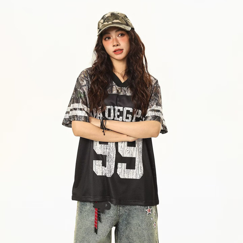 Summer new American-style unisex V-neck tops, couple's jersey-style shirts with color-blocking, versatile summer short-sleeve T-shirts Summer new American-style unisex V-neck tops, couple's jersey-style shirts with color-blocking, versatile summer short-sleeve T-shirts