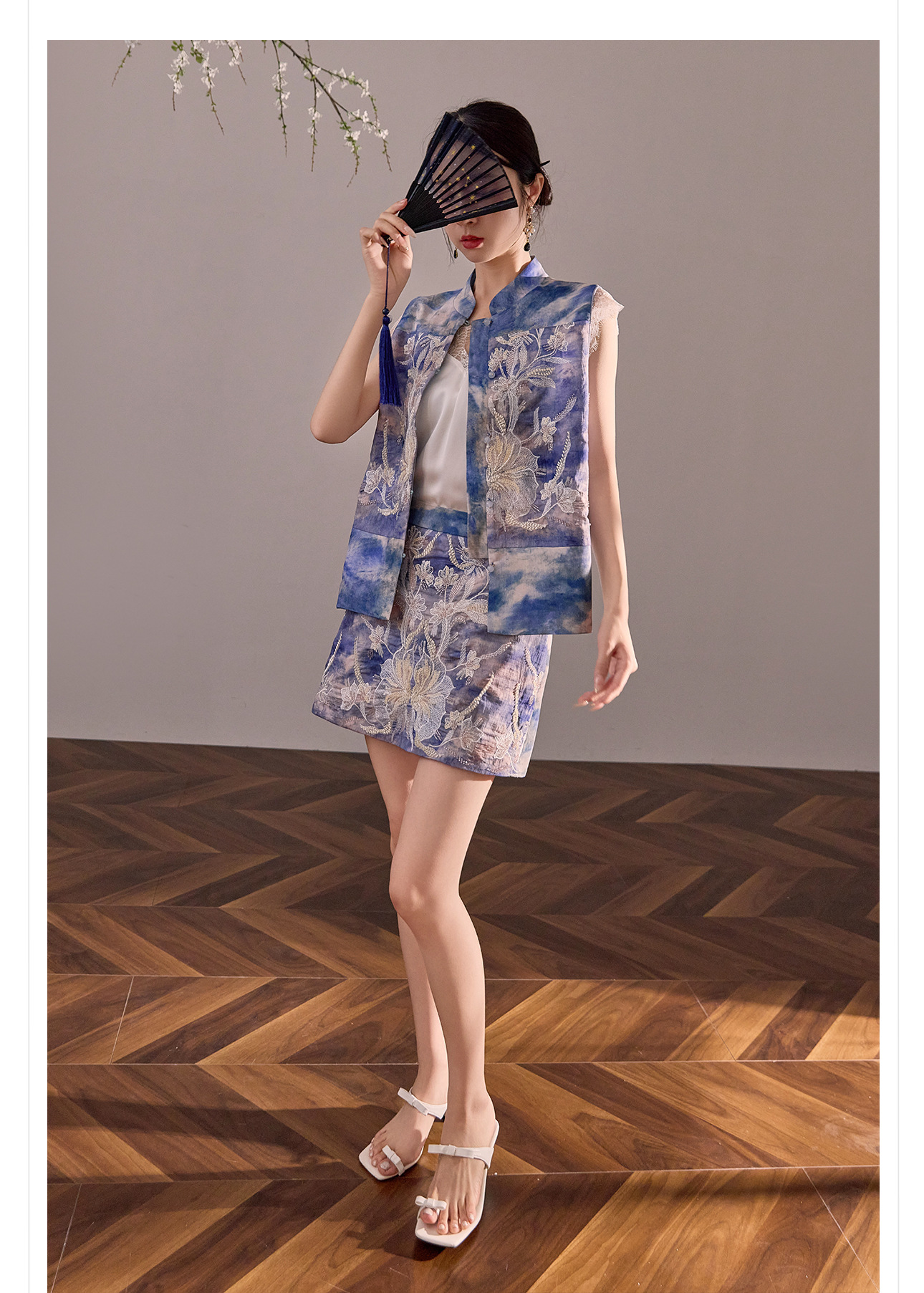 Bộ vest chân váy cổ đứng thêu họa tiết nặng cao cấp mùa hè ZX N6005 — áo vest màu vàng, váy màu vàng, váy xanh chi tiết 15