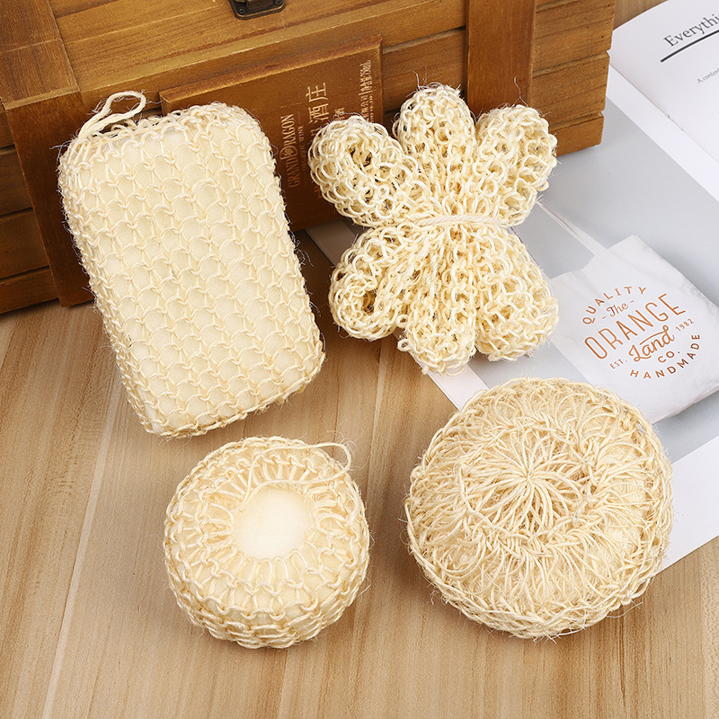 A set of 100% sisal bath balls for home use, designed for scrubbing and removing dead skin cells. Simple and minimalist bathing tools, sisal bath balls for adults, sponge-like bath scrubbers.