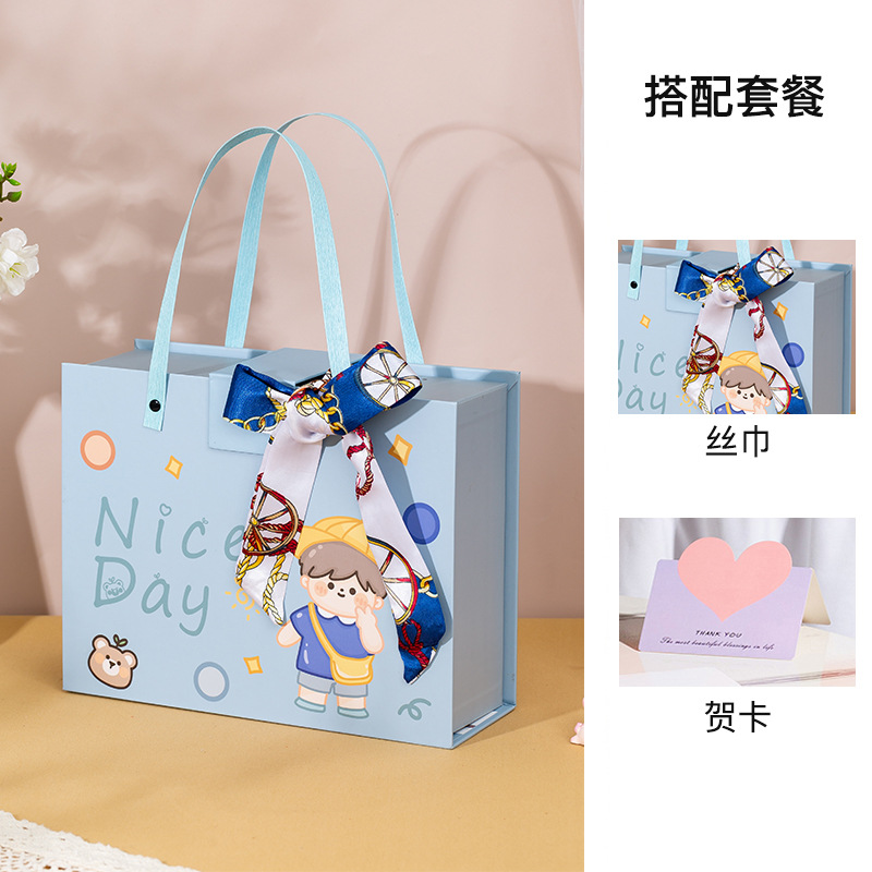 Переносной ящик; небесно-голубая подарочная коробка + шелковый шарф + поздравительная открытка; детская переносная коробка небольшого размера 18*13*6,5 см.