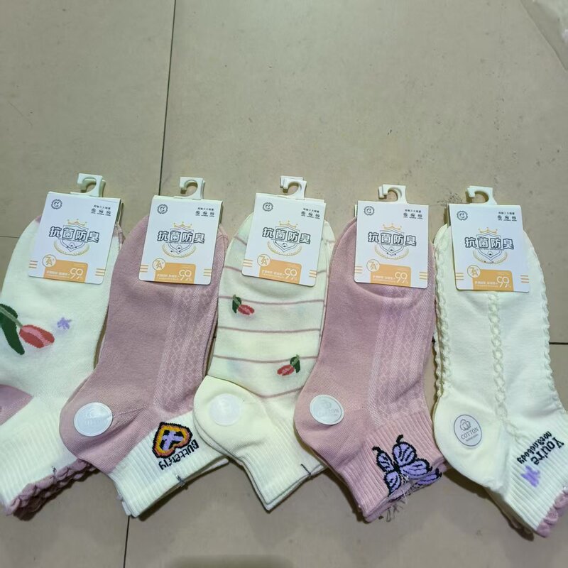 Elastic Cotton Socks with Lace, Fresh Style Ankle Socks, Versatile College Style Low-Cut Socks, Wholesale Supply for Street Vendors Elastic Cotton Socks with Lace, Fresh Style Ankle Socks, Versatile College Style Low-Cut Socks, Wholesale Supply for Street Vendors