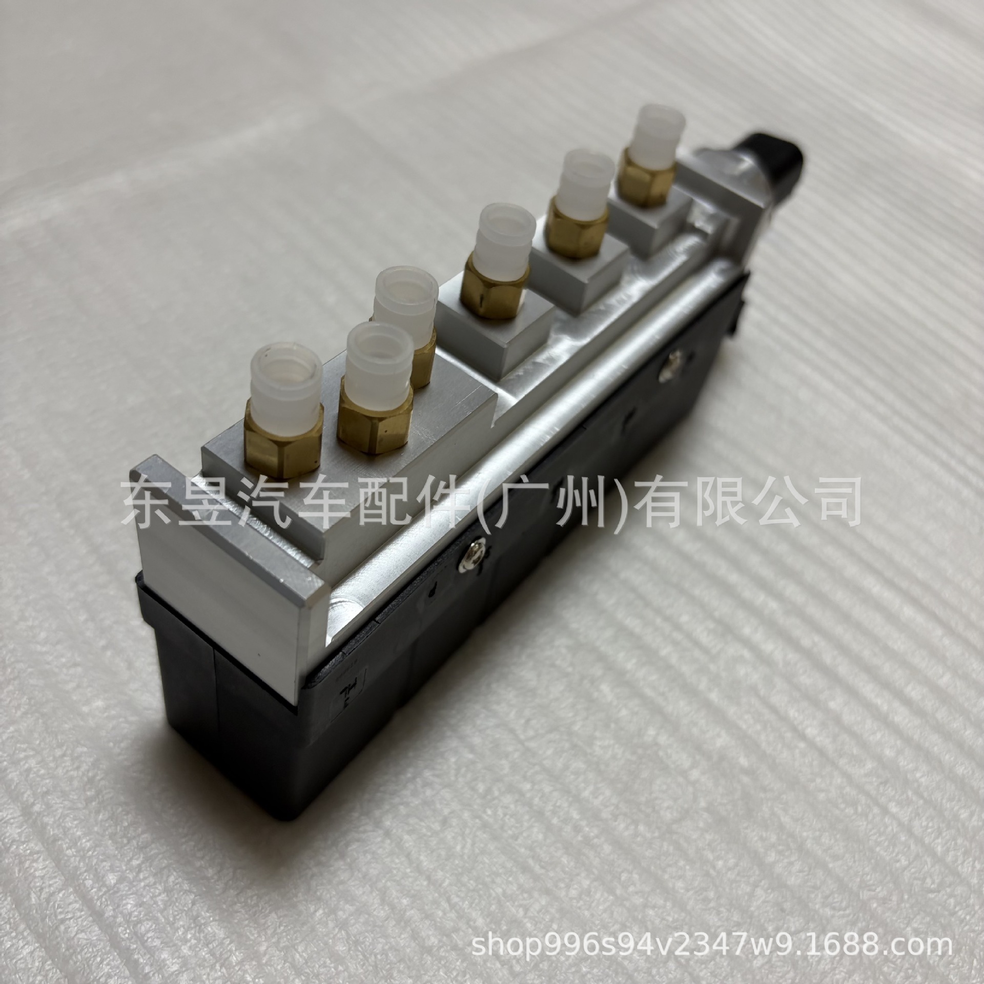 Suitable for Mercedes-Benz S55S430S320S350S280S400 W220 Distribution Valve Solenoid Valve 2203200258