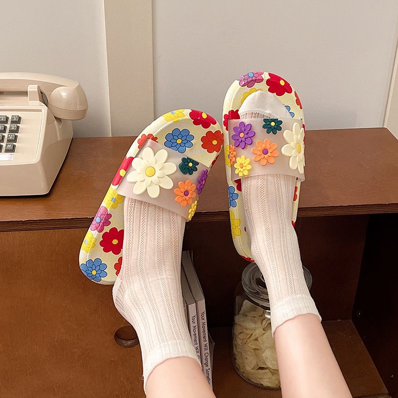 New cross-border trendy floral summer sandals for women, suitable for indoor and outdoor wear, beach style, soft, thick sole, non-slip.