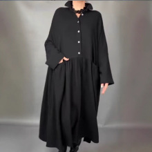 实拍2025秋冬新款韩版时尚小树叶玉扣设计感翻领显瘦连衣裙女长裙