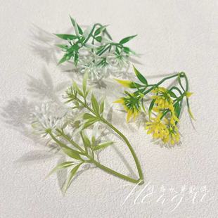 Guangdong-Made Artificial Three-Pronged 9cm Aquatic Plant Accessories Plastic Green Plant Wild Chrysanthemum Decoration Home Eternal Flower Props Photography