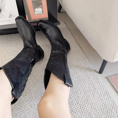 高級感牛革版刺繍の先が痩せています。
