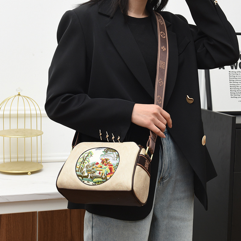 Bolsa de hombro de moda extranjera transfronteriza 2024, nueva bolsa de estilo nacional bordada, bolsa de almohada multicapa de gran capacidad