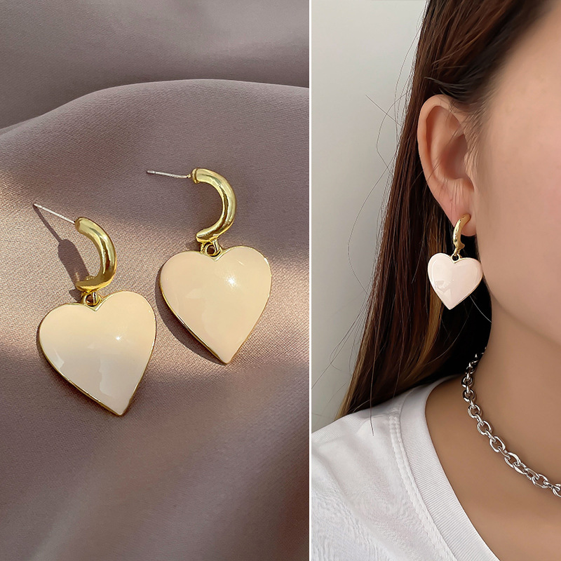 Korea S925 Silver Needle Milky White Love Earrings Temperament Fashion Atmospheric Earrings Simple Wild Earrings display picture 10