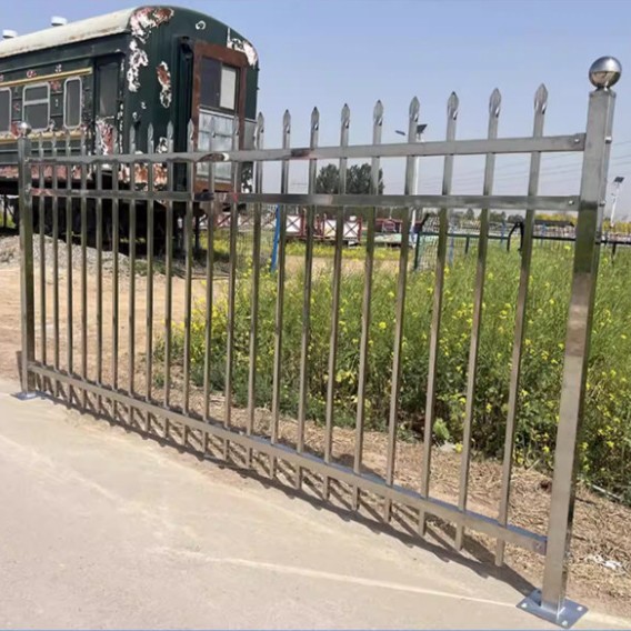 Caja de transformador de acero inoxidable personalizada cerca de fábrica patio de fábrica villa construcción al aire libre aislamiento baranda protectora