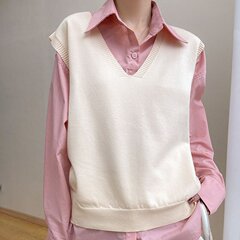 新商品の多色ファッションベストの外にシャツを掛けます。