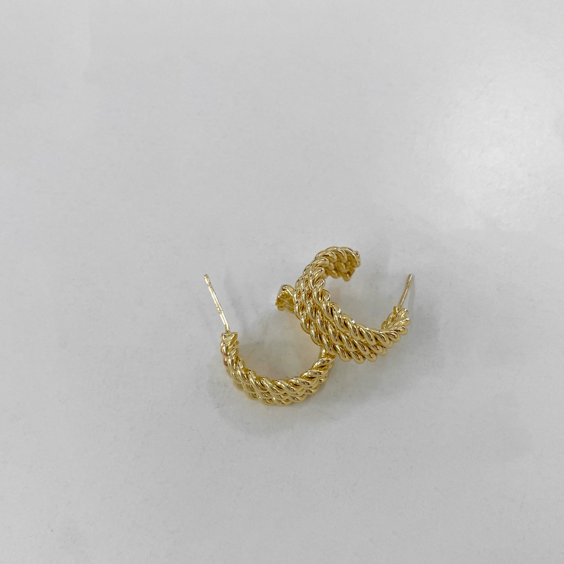 Coreano Fritto Pasta Twists Premium Cerchio Donne Nuovo Moda Yiwu Design Personalizzato Orecchini Gioielli_voghion.com