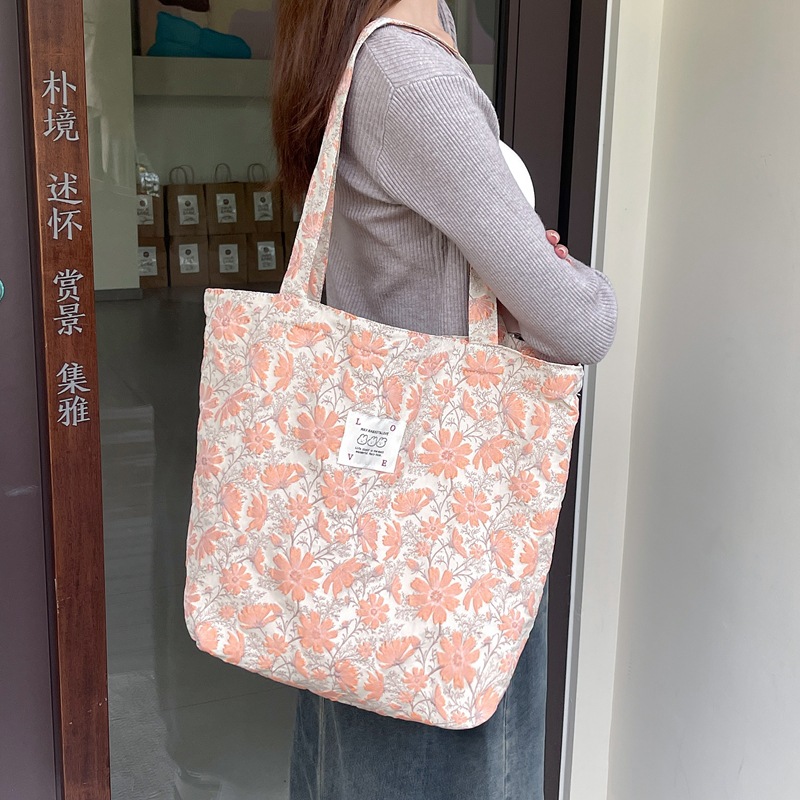 MAYRABBIT新款浮雕碎花布藝單肩包大容量女士通勤包學生上課布袋