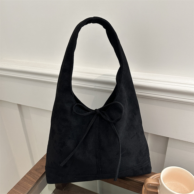 2024 nuevo estilo simple de moda de peluche, bolso de moda, bolso de hombro de gran capacidad, retro otoño y invierno, bolso de brazo.