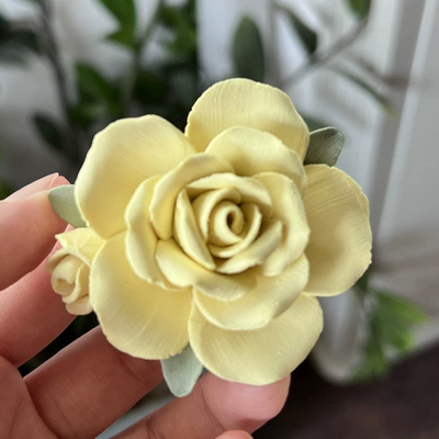 Conditioner Air Outlet Handmade — Car Perfume Aromatherapy - yellow-rose-air-vent-aromatherapy-with-leaves-with-15ml-aromatherapy