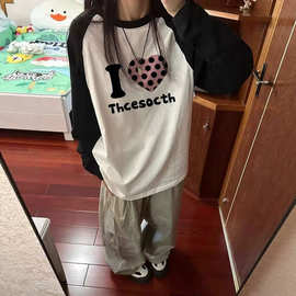 韩版休闲圆领长袖T恤女，简约打底衫，宽松遮肉显瘦，探店约会