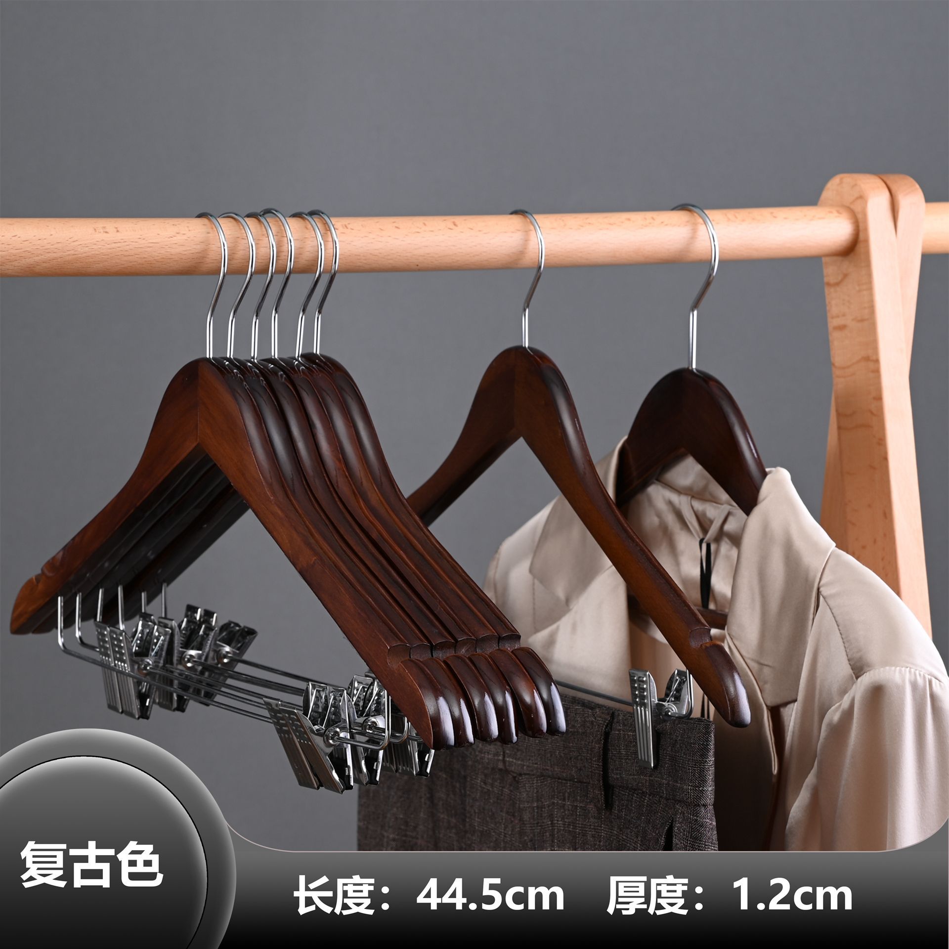 De gama alta de almacenamiento de ropa antideslizante de madera sin costura percha tienda de ropa de hotel soporte de madera maciza flocado percha de madera percha de ropa