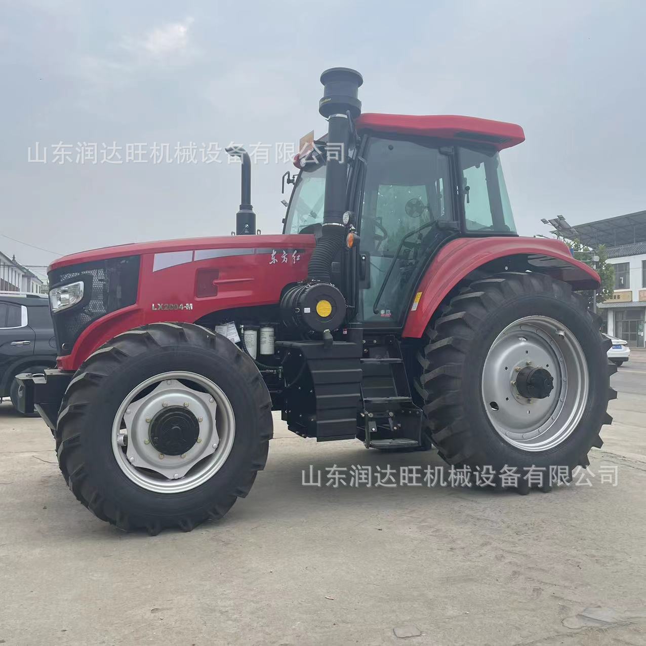 吉尔吉斯坦YTO东方红拖拉机 雷沃欧豹四轮农用高压共轨旋耕拖拉机