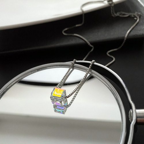Titanium steel colorfast necklace for women, fashionable and minimalist with colorful square pendant, lockchain, unique and lightweight luxury necklace accessory.