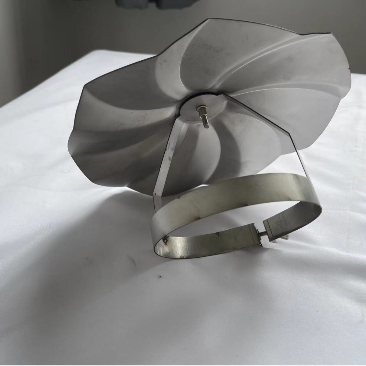 Accesorios de acero inoxidable anti-Marte chimenea aislamiento térmico red de fábrica directa de humo tubería tienda de campaña de bloqueo de humo de camping de alta temperatura vidrio resistente