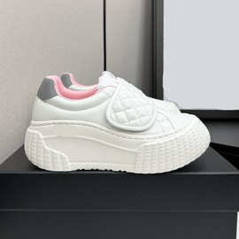 厚底小白鞋女2025秋季新款百搭休闲运动鞋时尚舒适魔术贴面包鞋