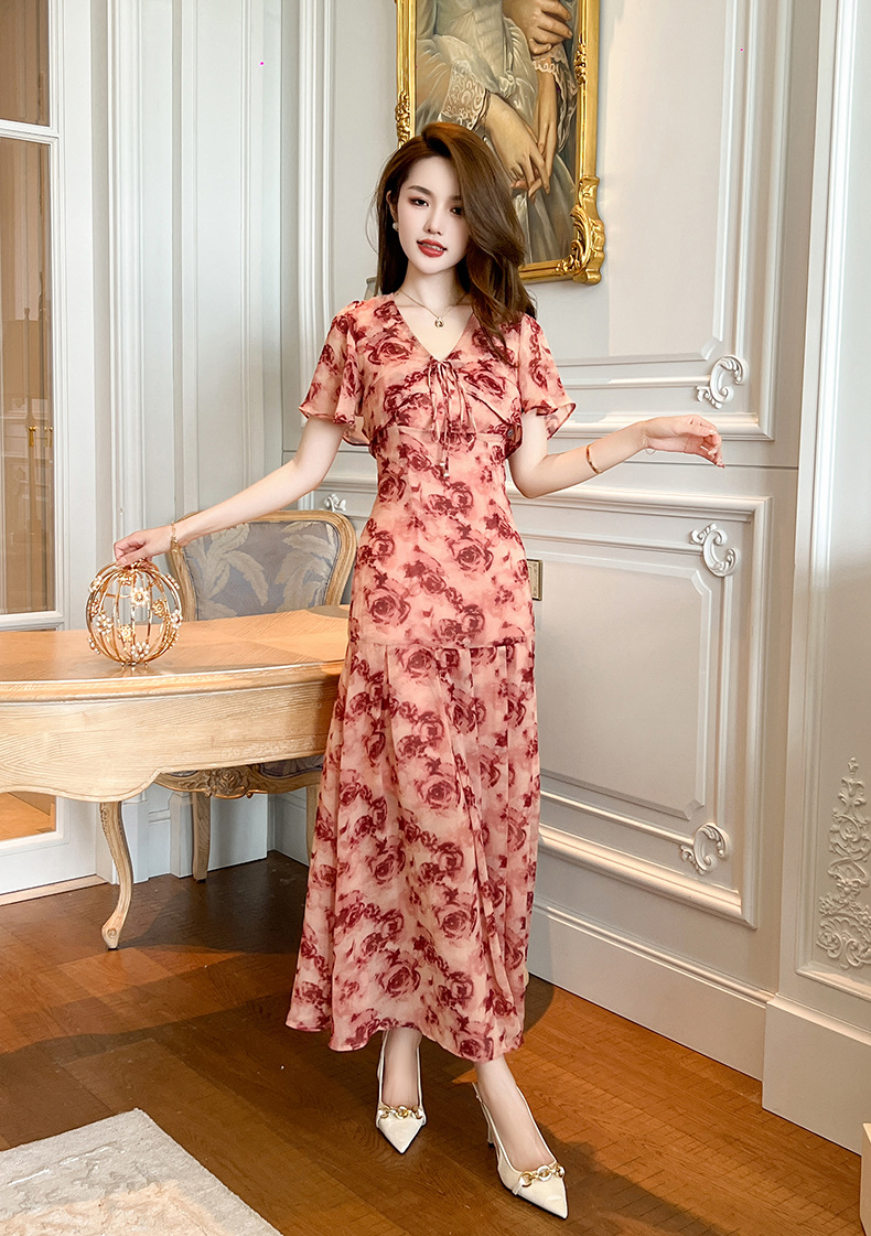 Bộ đầm maxi hai mảnh voan thắt eo kèm áo khoác nhẹ không tay — Màu đỏ son chi tiết 11