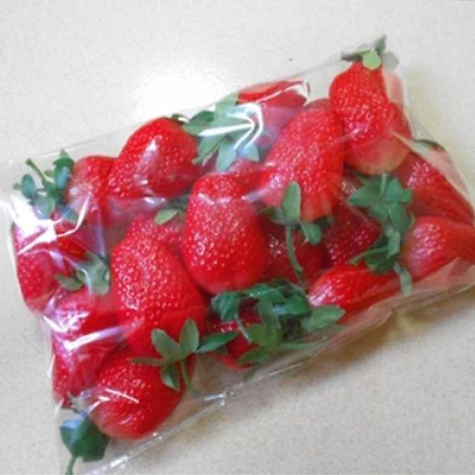 Plastic strawberry, 20 pieces