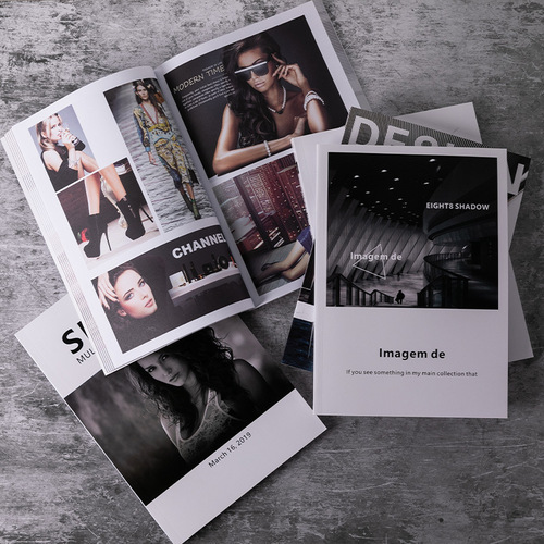 Folk soft furnishing decoration mock-up book, light luxury decor, ornamental piece, European magazine props, studio fake books