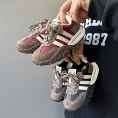 子供用スポーツシューズ 2025 秋と冬の新しい男の子カジュアルシューズ女の子ソフトソールランニングシューズ暖かいプラスベルベット綿靴