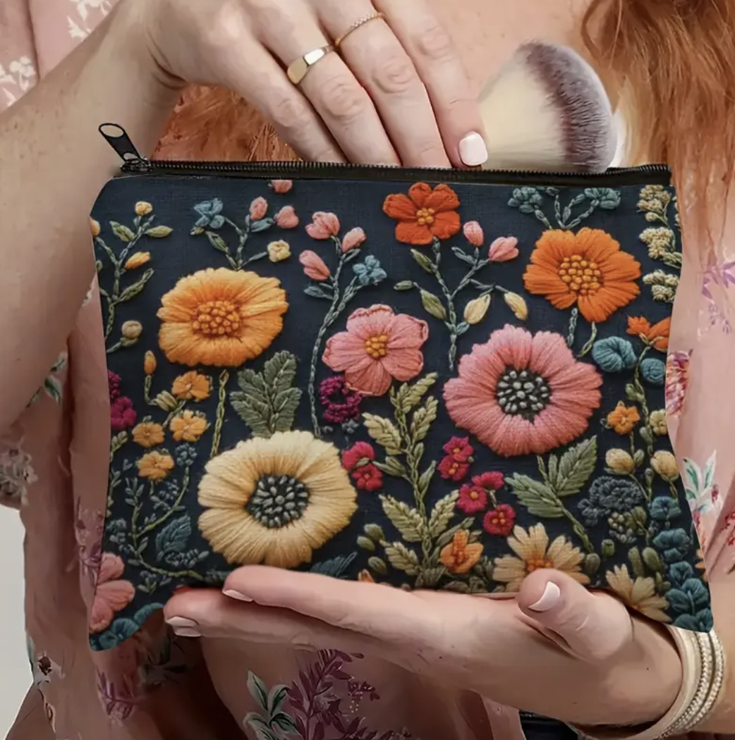 Amazon poliéster transfronterizo impresión digital 3D estereoscópica bordado floral decoración bolsa de maquillaje al por mayor comercio exterior