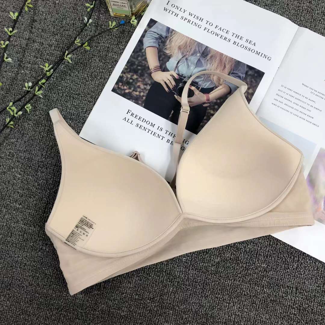 Exterior solo nuevo brillante ropa interior sin costuras medio grueso de alta calidad se reunieron multi-color multi-tamaño sujetador inalámbrico al por mayor