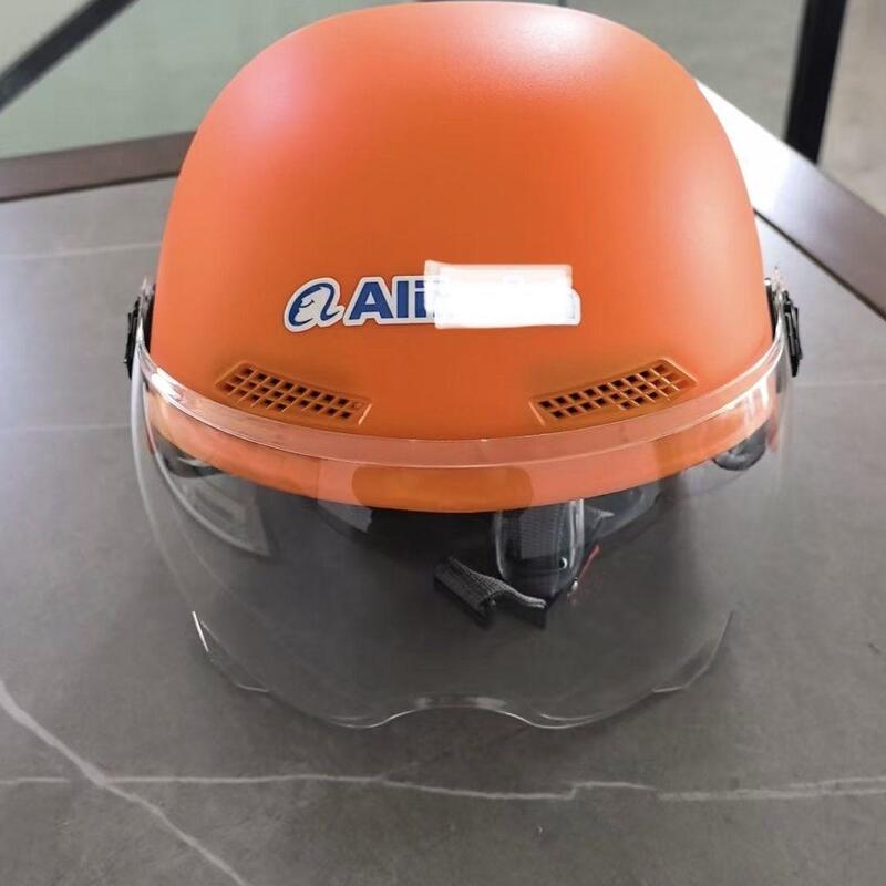 All-season rainproof and ventilated Meituan delivery rider electric vehicle safety helmet with ear protection and warmth All-season rainproof and ventilated Meituan delivery rider electric vehicle safety helmet with ear protection and warmth