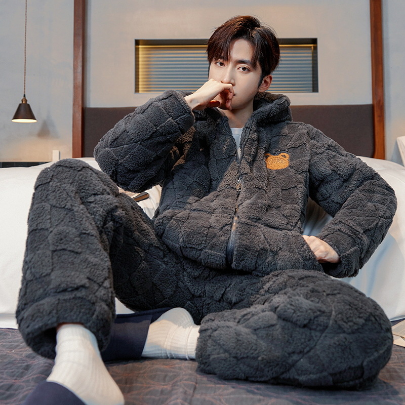 Pijamas de invierno de los hombres de tres capas acolchadas de invierno con forro de lana engrosada con capucha cardigan estilo coreano suelta Chaqueta de algodón acolchado ropa para el hogar