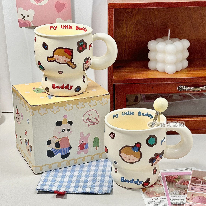 Cute doodle mug with spoon, a set for couples, suitable for home use, breakfast, coffee, office, and as a water cup for girls; made of ceramic