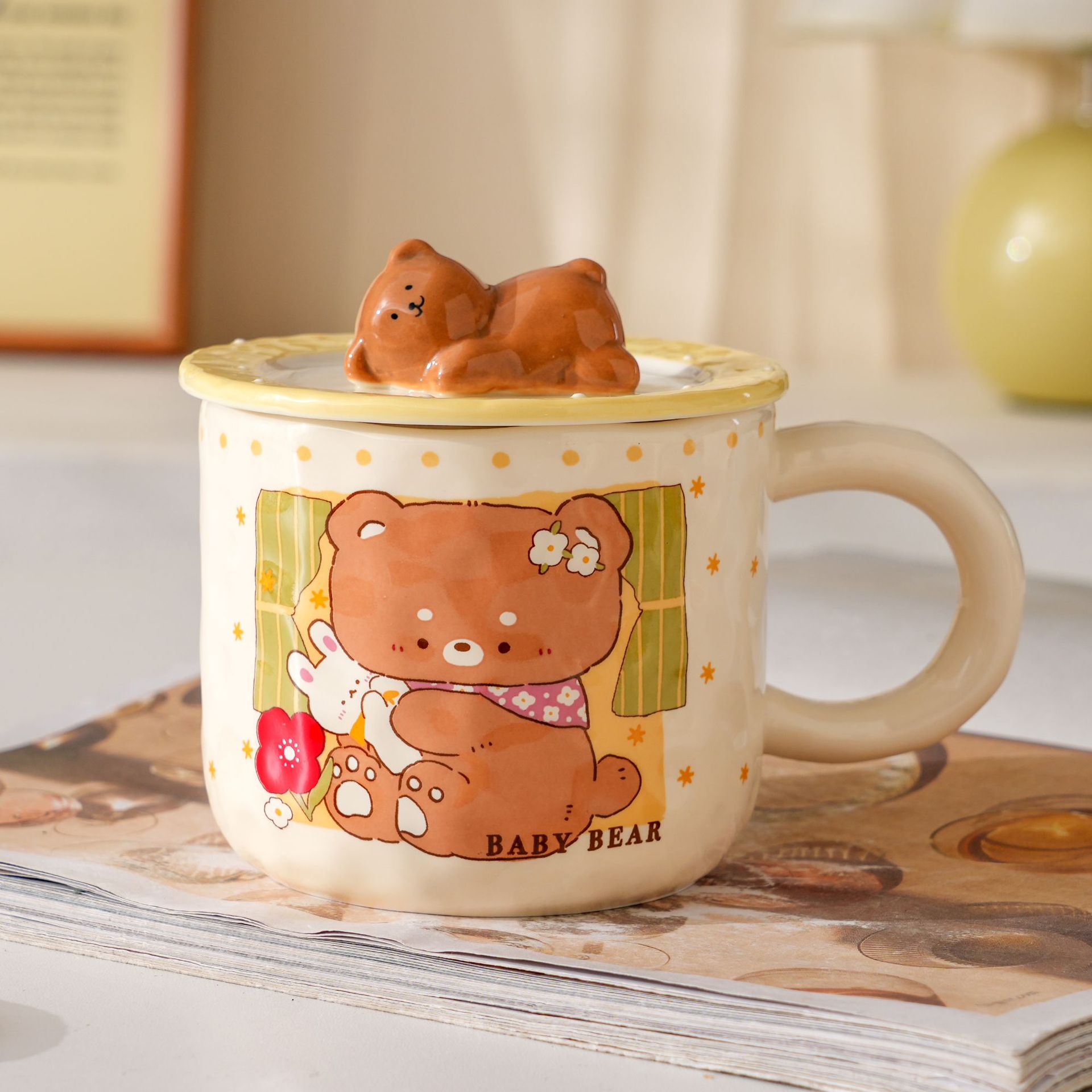 Lovely estereoscopic tigre oso cerámica taza con tapa dibujada a mano taza de agua de dibujos animados regalo de cumpleaños de chicas para el hogar