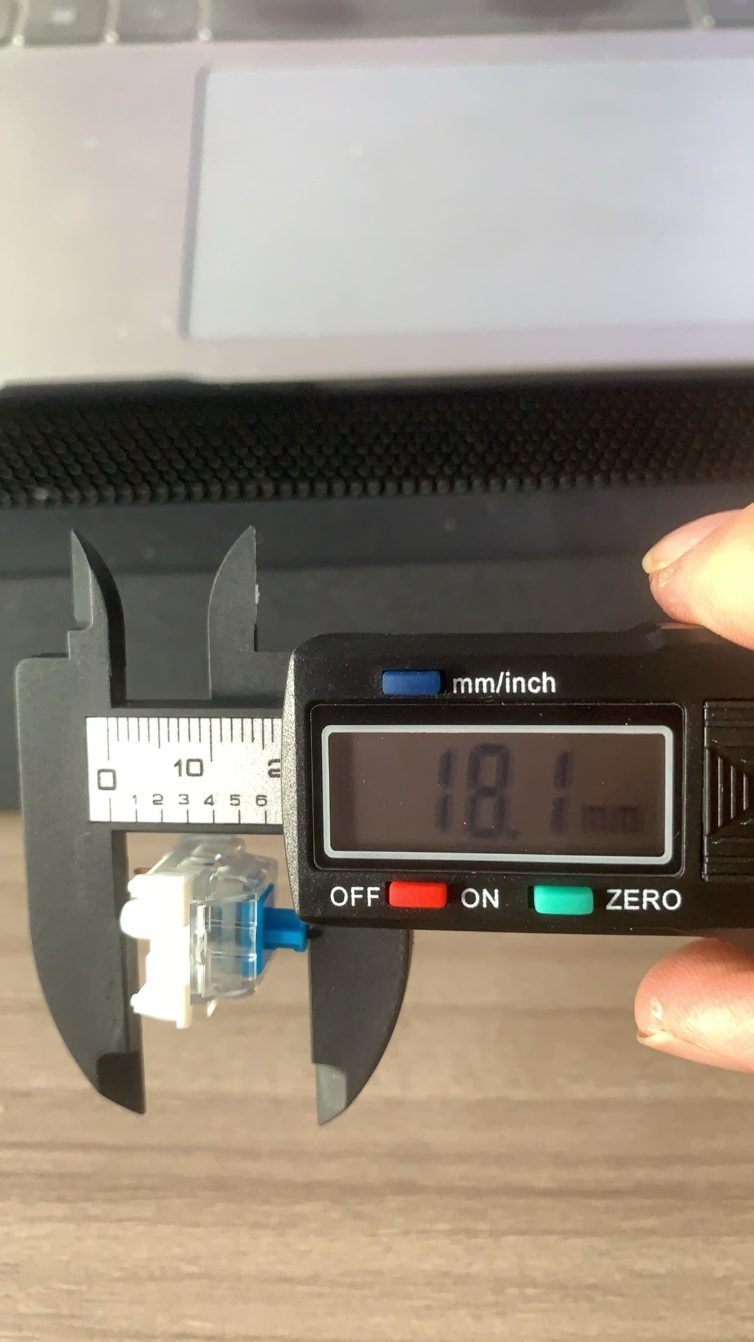 iTLY机械键盘焊接拔轴体防尘青轴红轴黑轴茶轴十字轴爆款