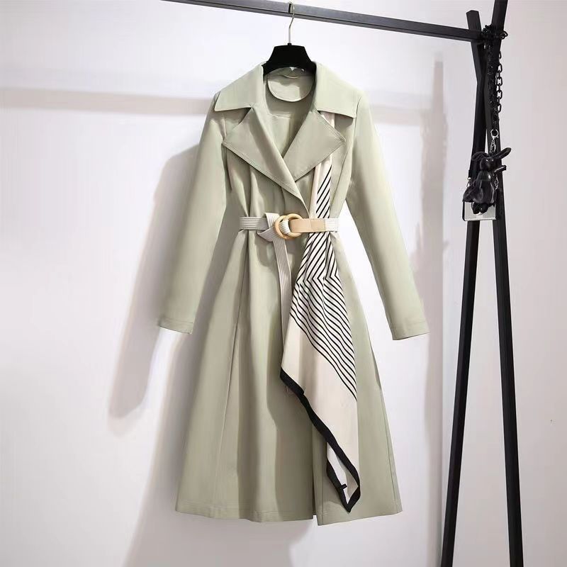 Women's British Style Solid Color Pocket Belt Single Breasted Coat Trench Coat display picture 3