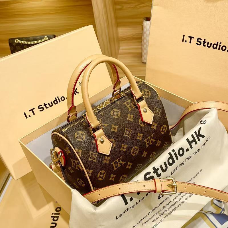 Hong Kong Brand Women's Boston Pillow Bag 2024 Spring/Summer New Genuine Leather Monogram Crossbody Handbag Shoulder Bag