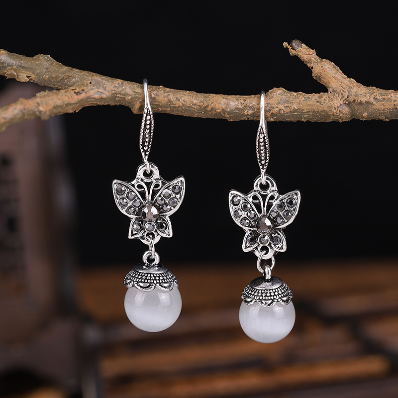 Mode Opale Rétro Papillon Diamant Boucles D&#39;oreilles En Gros display picture 5