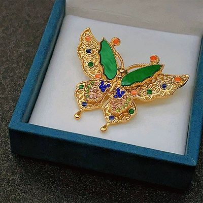 Yaxa sancaqları Butterfly Brooch, Classy Classy