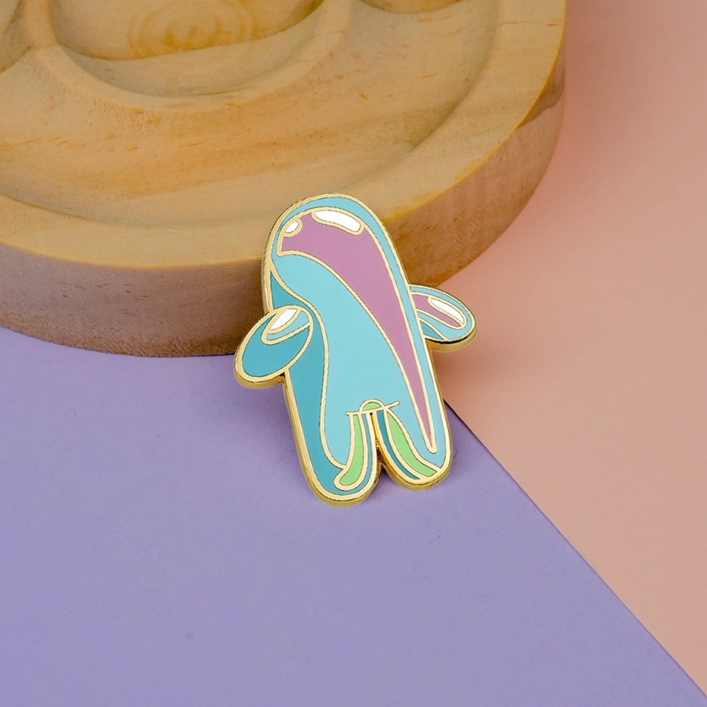 Anime Spongebob Squarepants Merchandise Enamel Badge Cute Cartoon Gradient Color Pin Accessory