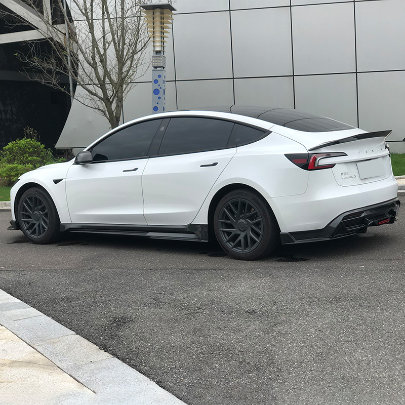 Suitable for rejuvenating the new version of Tesla Model3 side skirt modification surround trim lever protection high-performance spoiler
