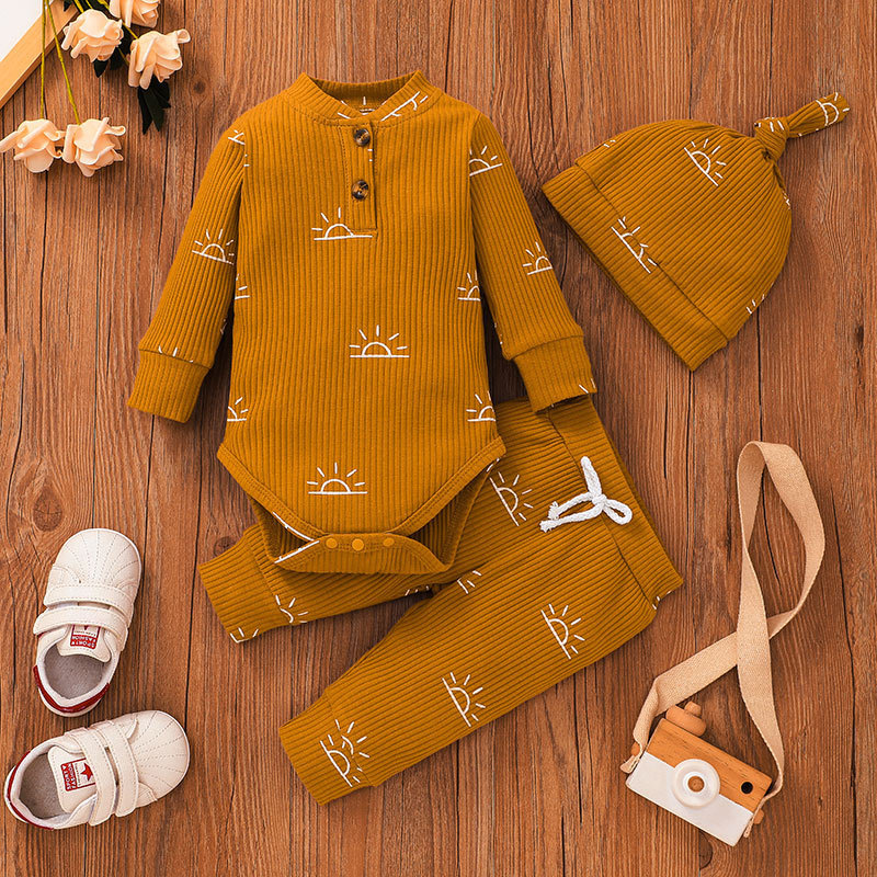 Keng Tiao Clothes Triangle Ha Yi Set Casual Baby Tuta carina con cappello set da 3 pezzi_voghion.com