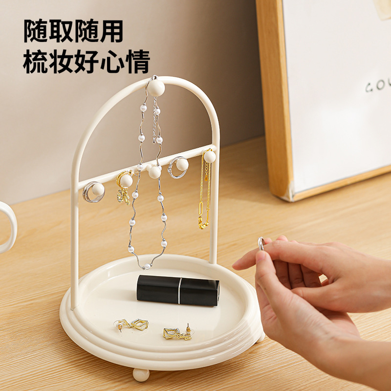 デスクトップの軽い豪華なアクセサリー棚のネックレスのイヤリングの展示棚の化粧台のアクセサリーの収納のブレスレットの滑り止めの棚の卸売り|undefined