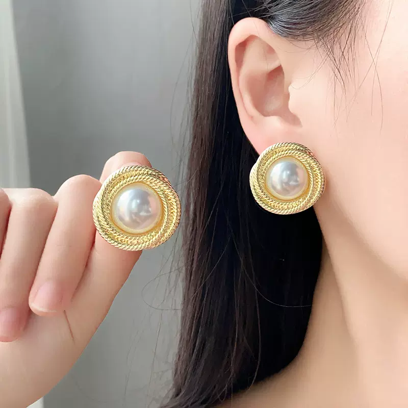 轻奢时尚金属珍珠耳钉女港风复古网红百搭银针耳环气质高级感耳饰