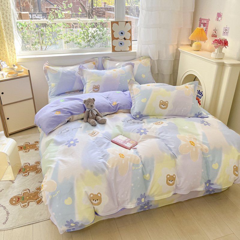 Pequeñas flores de algodón de cuatro piezas de una sola cama impresa cubierta de edredón dormitorio de estudiantes cama de algodón de tres piezas de una sola cama cubierta de edredón