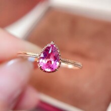 ��ؐ��錚 18K���Ƕ��Ȼ�̭t��ָ ÷�ӷ� ��ʯ0.7������0.93��