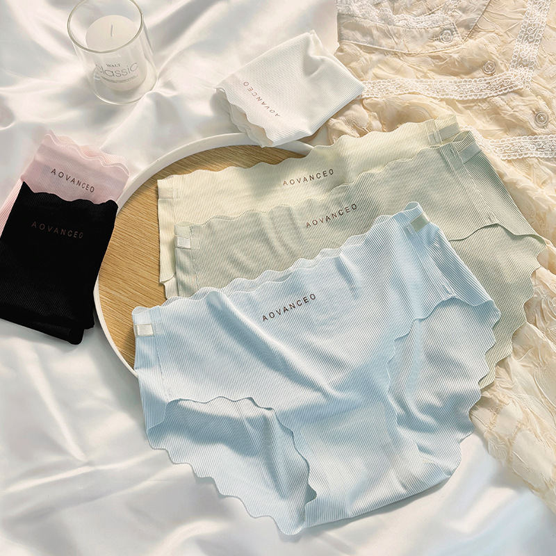 Girl's Japanese-type seamless ice silk quick-drying ladies underwear plus size breathable low waist hip briefs women's simple outfit